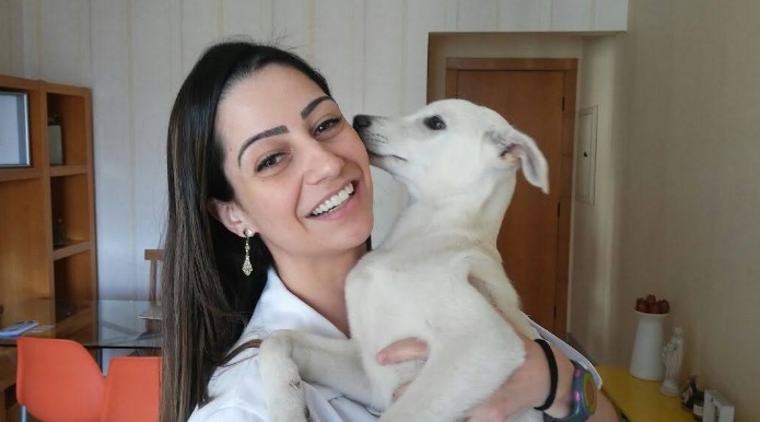 Carolina Bombonatti, Médica Veterinária. Criadora de conteúdo Sênior!